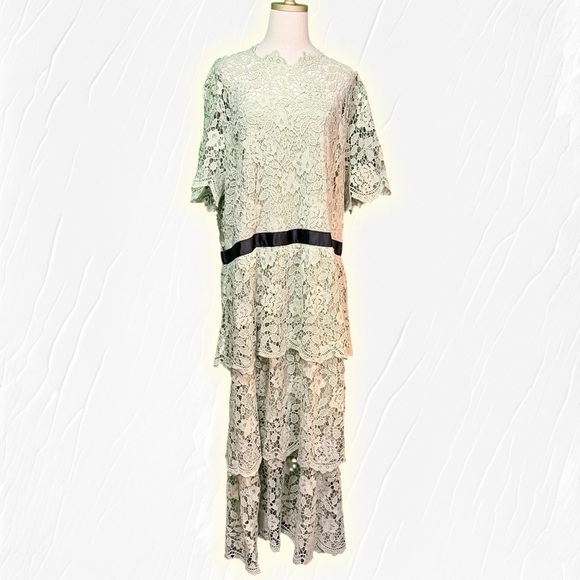 NWT Boohoo ‘Occasion Lace Tiered Midaxi Dress’ in Sage / Mint Green Plus Size 24 - Picture 4 of 16